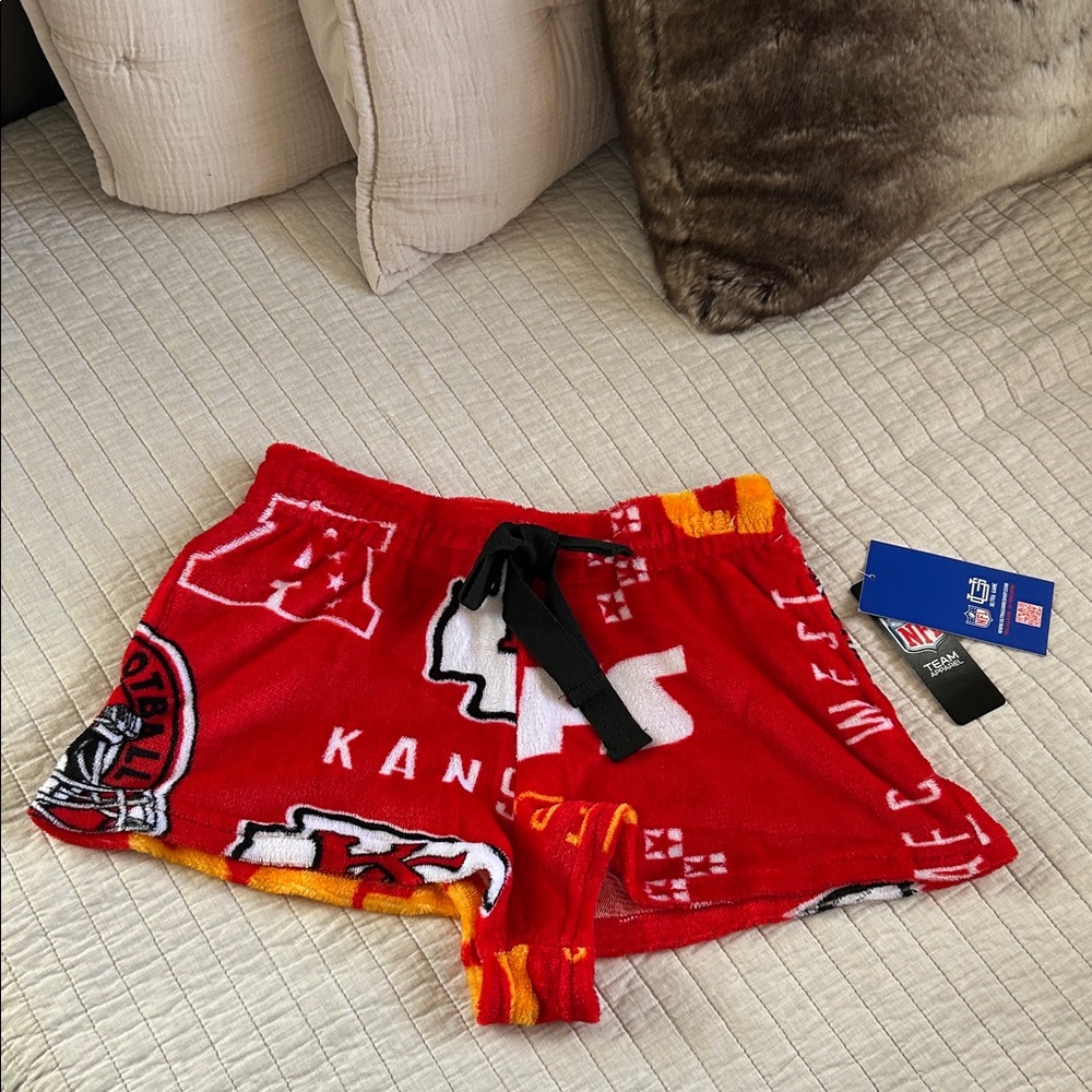 NWT NFL comfy cozy pull on lounge PJ shorts small Kansas City Chiefs football